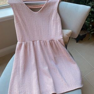 Babydoll type dress with natural softness and poof